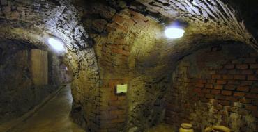 Катакомбы Йиглава: Странные звуки, призраки и светящаяся лестница Метин 2 катакомбы дьявола